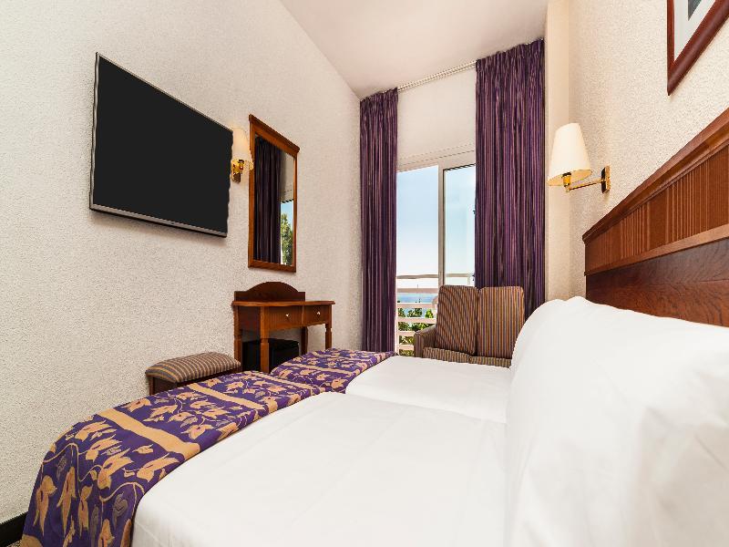 Globales Palmanova Hotel Exterior photo