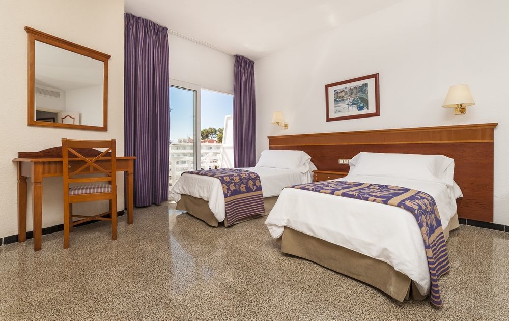 Globales Palmanova Hotel Exterior photo
